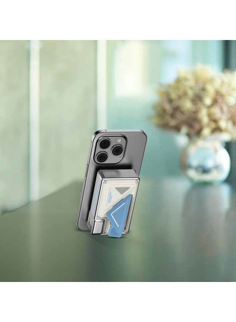 Powerology Power Bank 20000mAh & Wall Charger / 35W PD Travel Adapter with Interchangeable Plugs (US,EU,UK) / 15W Wireless Charging Compatible / Built-in Cable & Kickstand / Powerbank 20000 mAh with MagSafe- White - Image 3